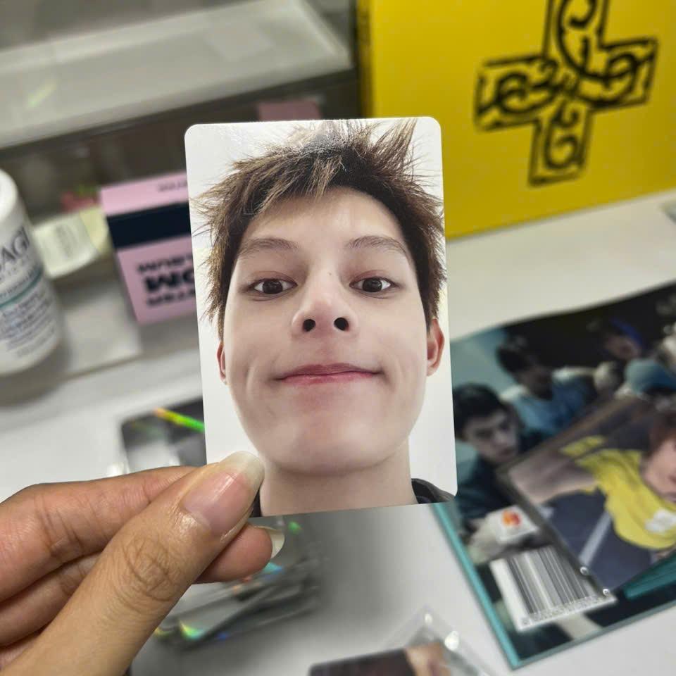 Photocard Cortis GREENGREEN official - Thẻ ảnh bo góc chính hãng