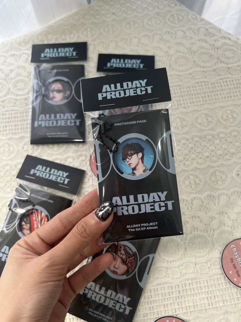 ALLDAY PROJECT - The 1st EP Album 'ALLDAY PROJECT'