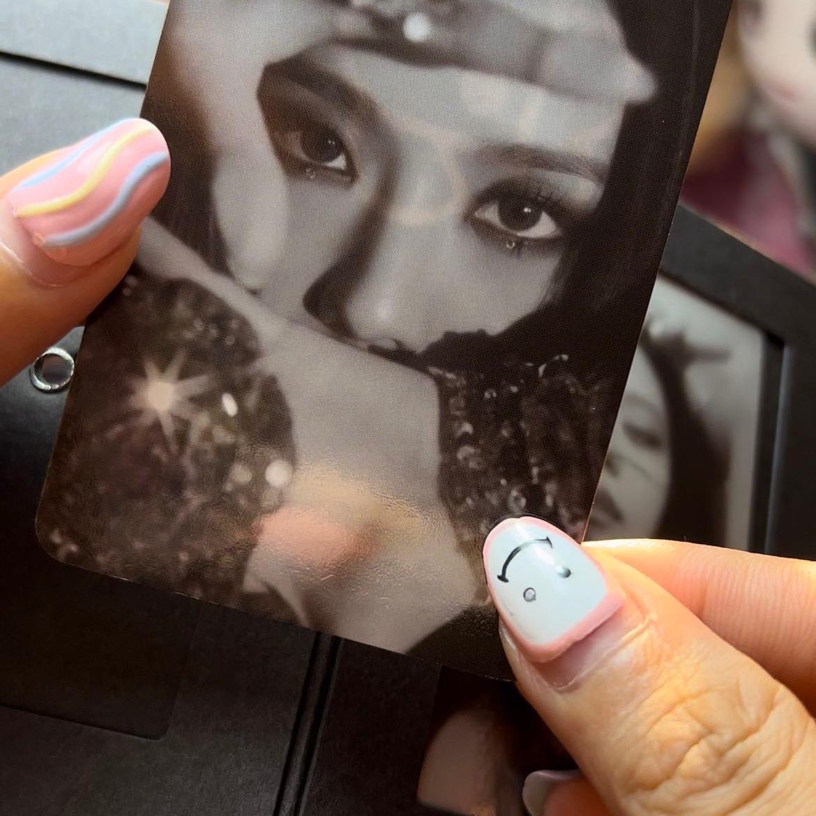 [ME] JISOO PHOTO CARD FOLDER