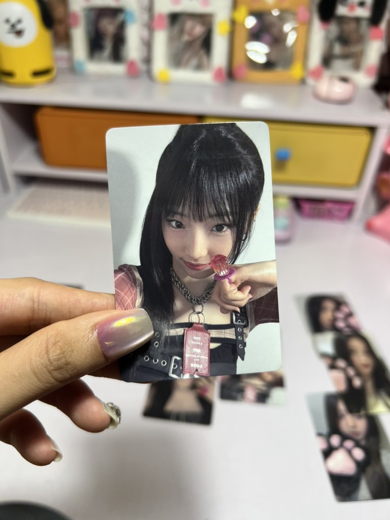 Photocard BABYMONSTER Rose Day Lucky Draw Event - Thẻ ảnh bo góc Babymonster