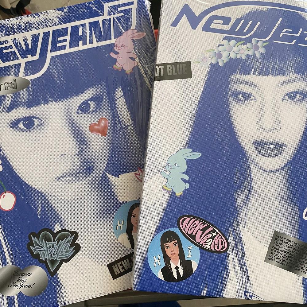 HỦY MÃ - NewJeans Blue Book ver Official