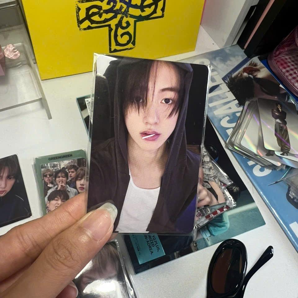 Photocard Cortis GREENGREEN official - Thẻ ảnh bo góc chính hãng
