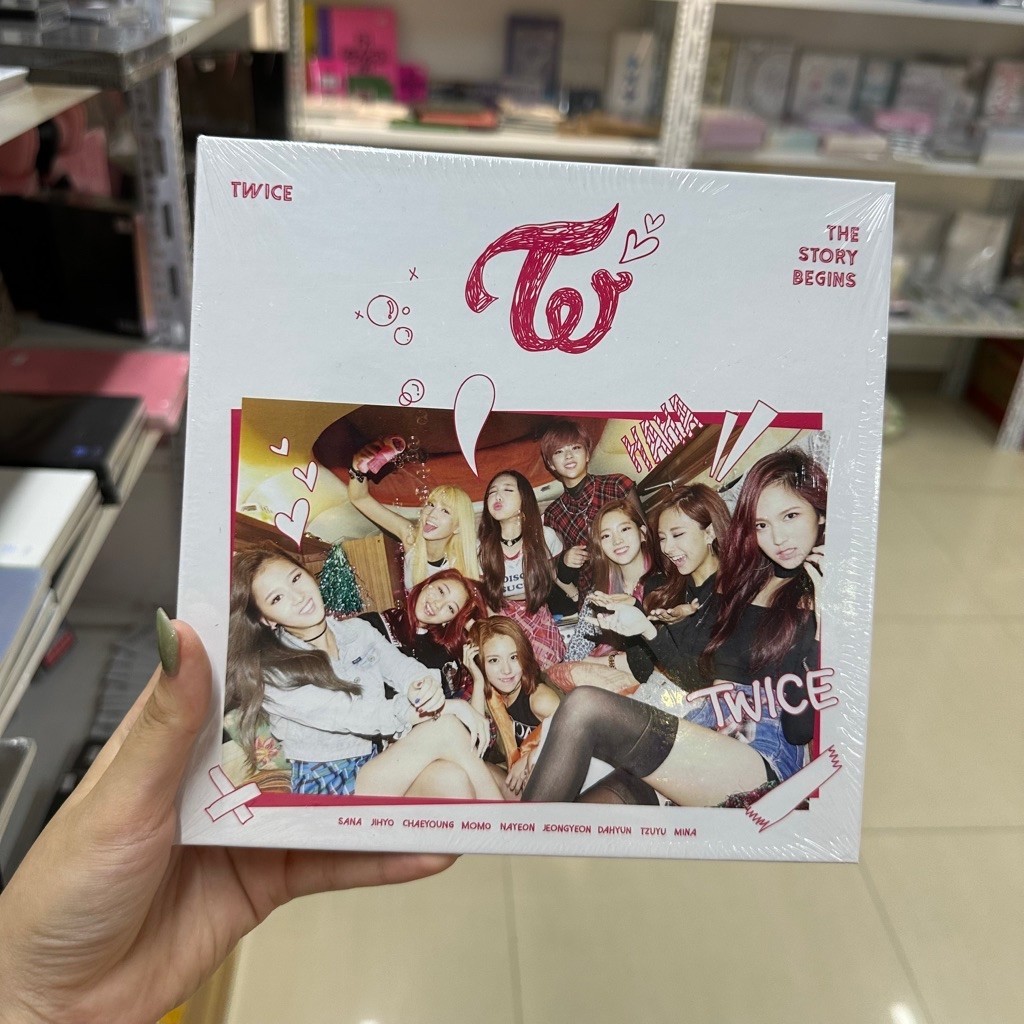 Album ảnh The Story Begins "hai lần" 150x150mm
