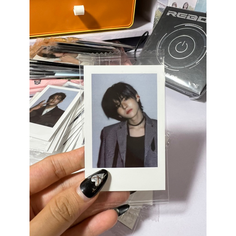 Hộp quà photocard TREASURE ngẫu nhiên