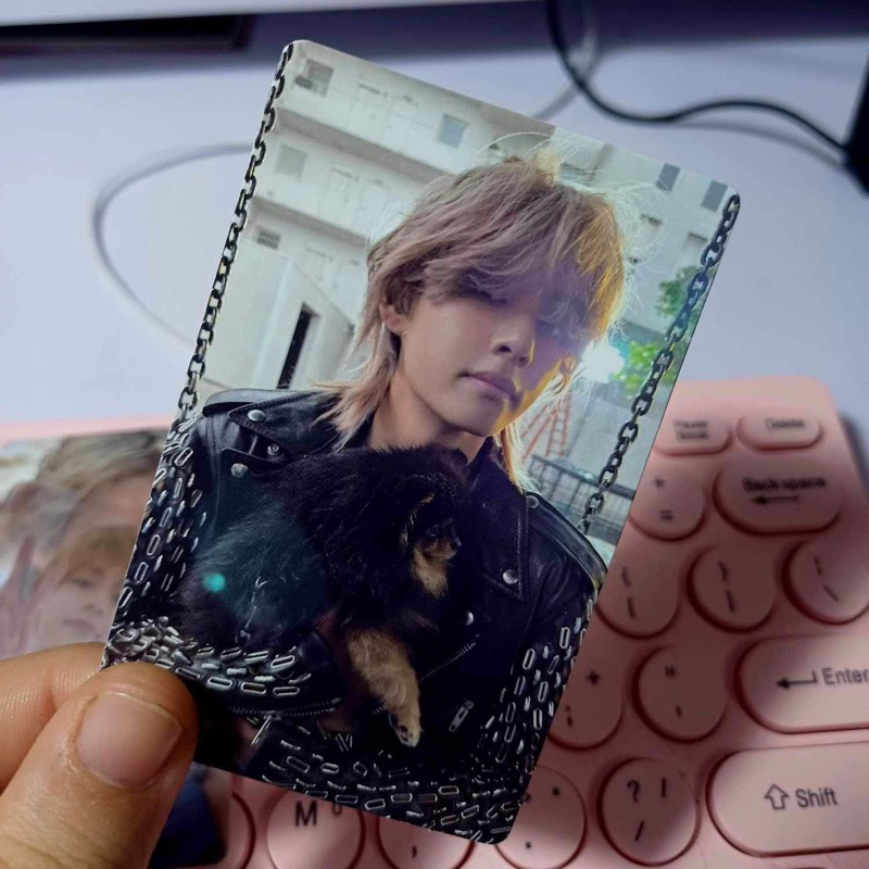Album BTS V Layover