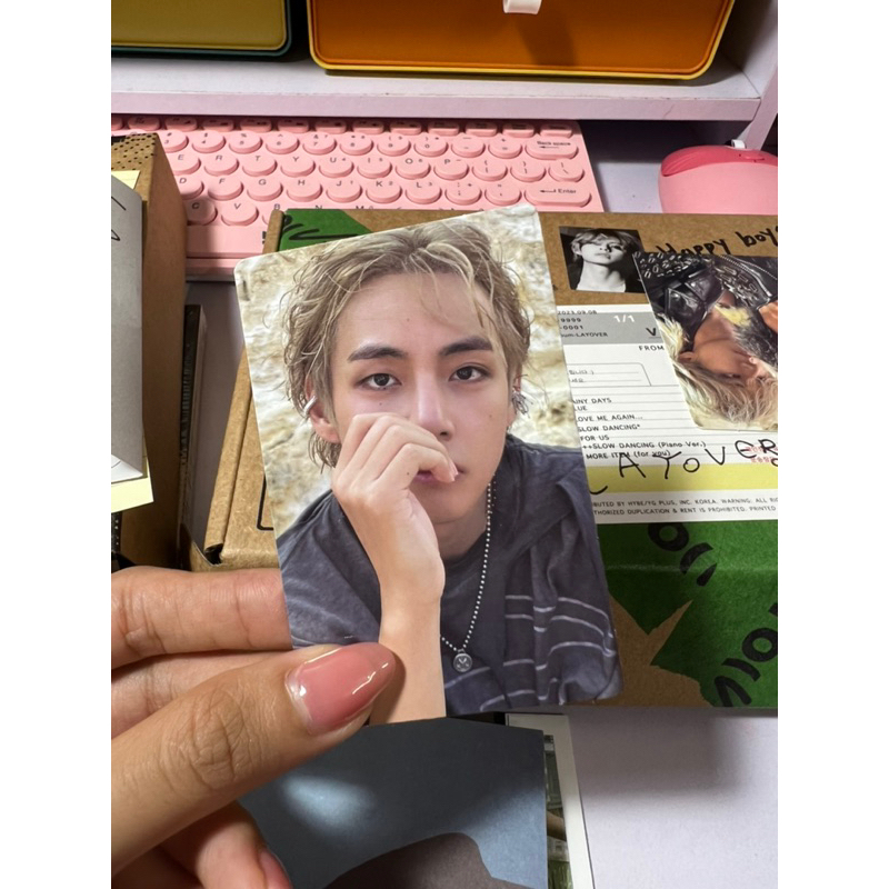 Tách lẻ photocard V Layover BTS