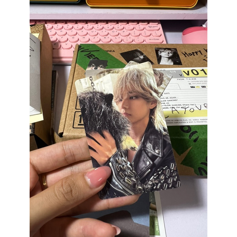 Tách lẻ photocard V Layover BTS