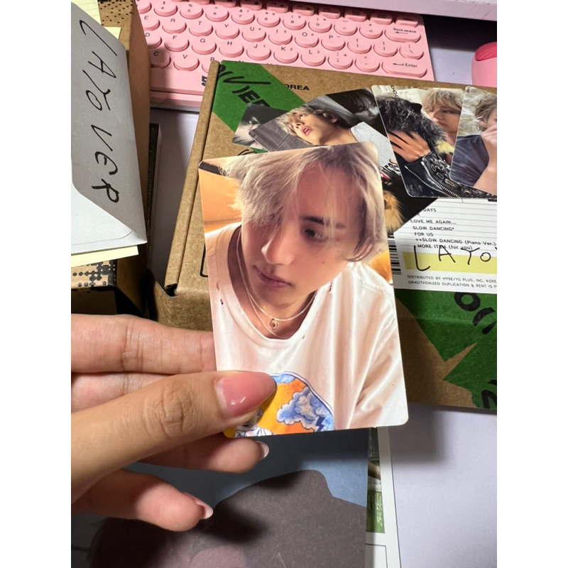 Tách lẻ photocard V Layover BTS