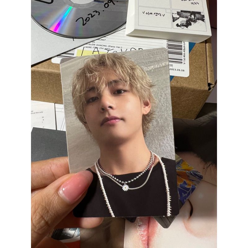 Tách lẻ photocard V Layover BTS