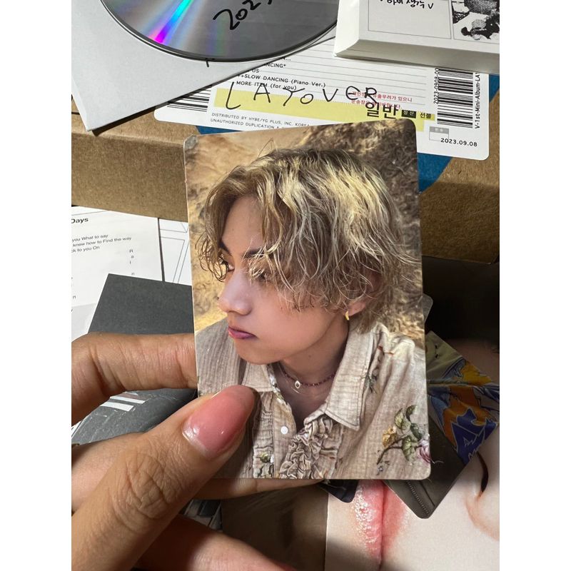 Tách lẻ photocard V Layover BTS