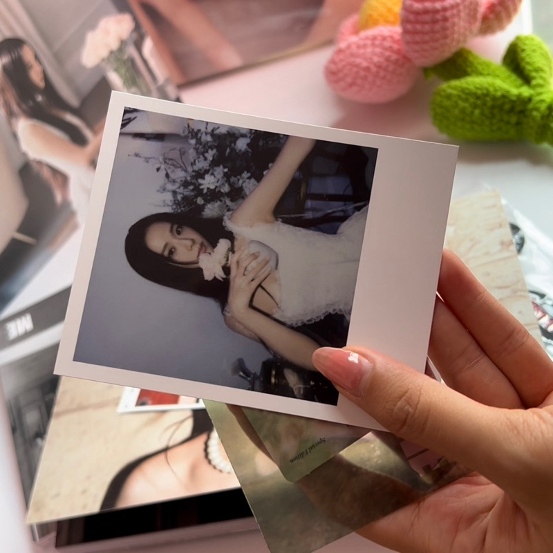 Tách lẻ photobook Special Jisoo