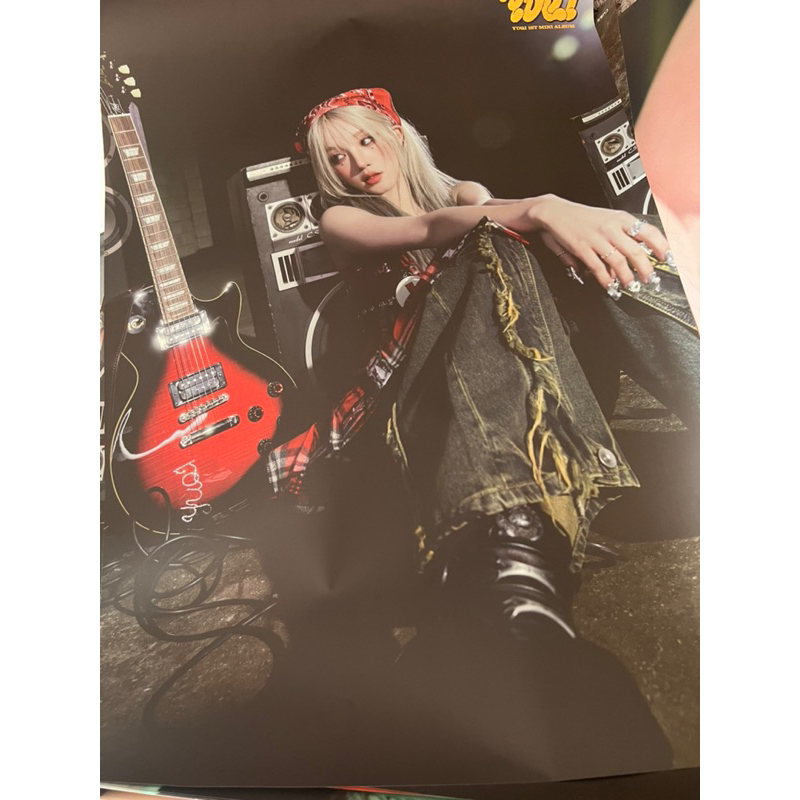 Poster album Yuqi YUQ1 - ảnh áp phích album solo Yuqi