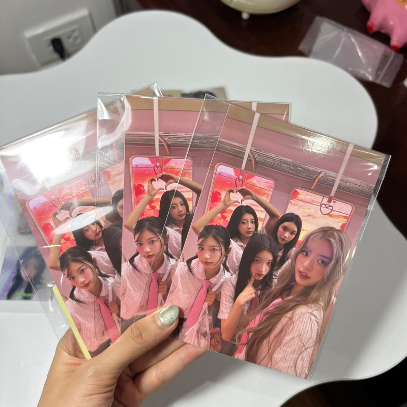 Photocard ILLIT - Thẻ ảnh bo góc ILLIT