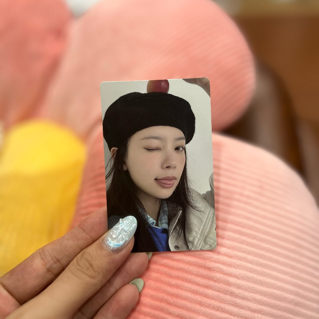 Tách lẻ photocard ILLIT 'Bomb' chính hãng