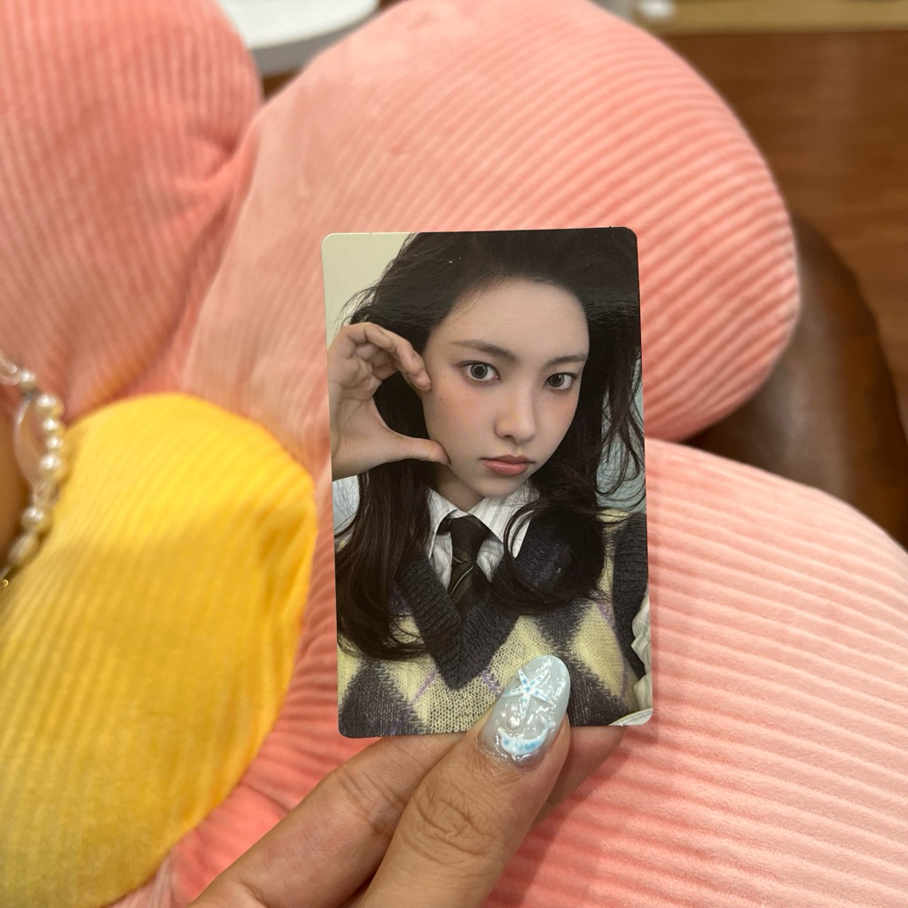 Tách lẻ photocard ILLIT 'Bomb' chính hãng