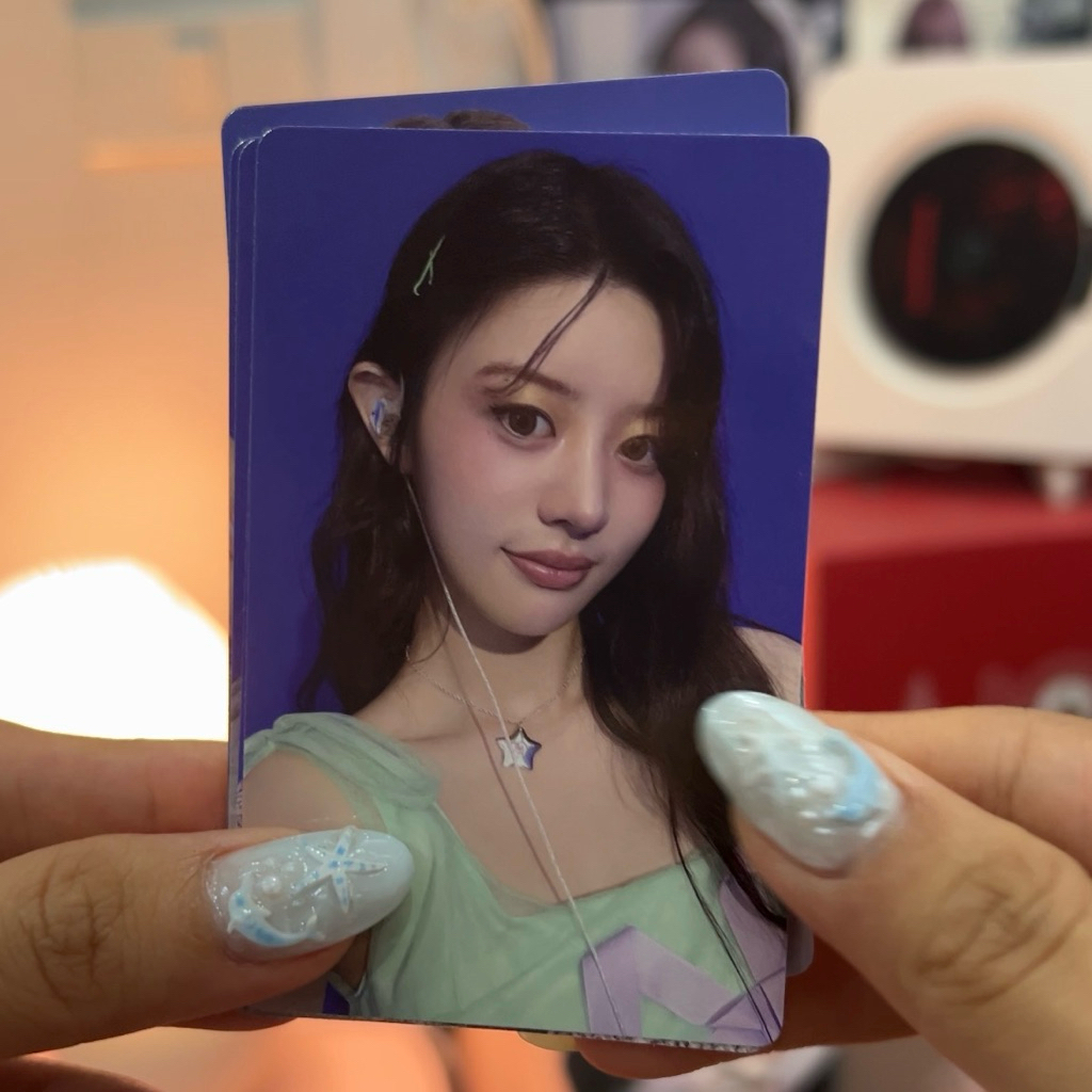 Tách lẻ photocard ILLIT 'Bomb' chính hãng