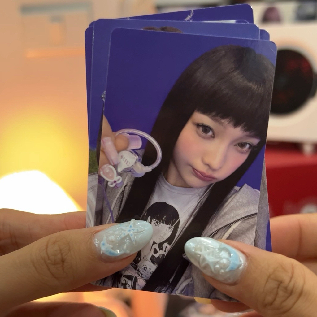 Tách lẻ photocard ILLIT 'Bomb' chính hãng