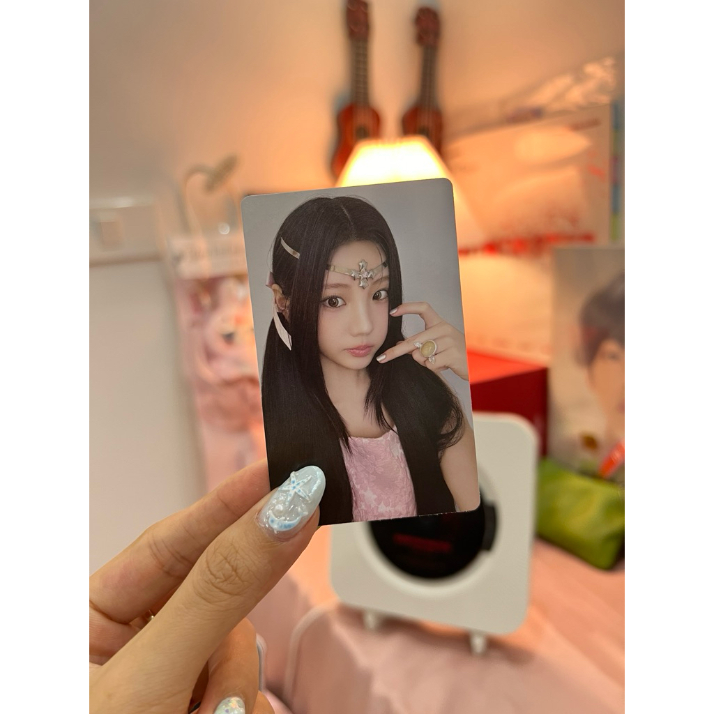 Tách lẻ photocard ILLIT 'Bomb' chính hãng