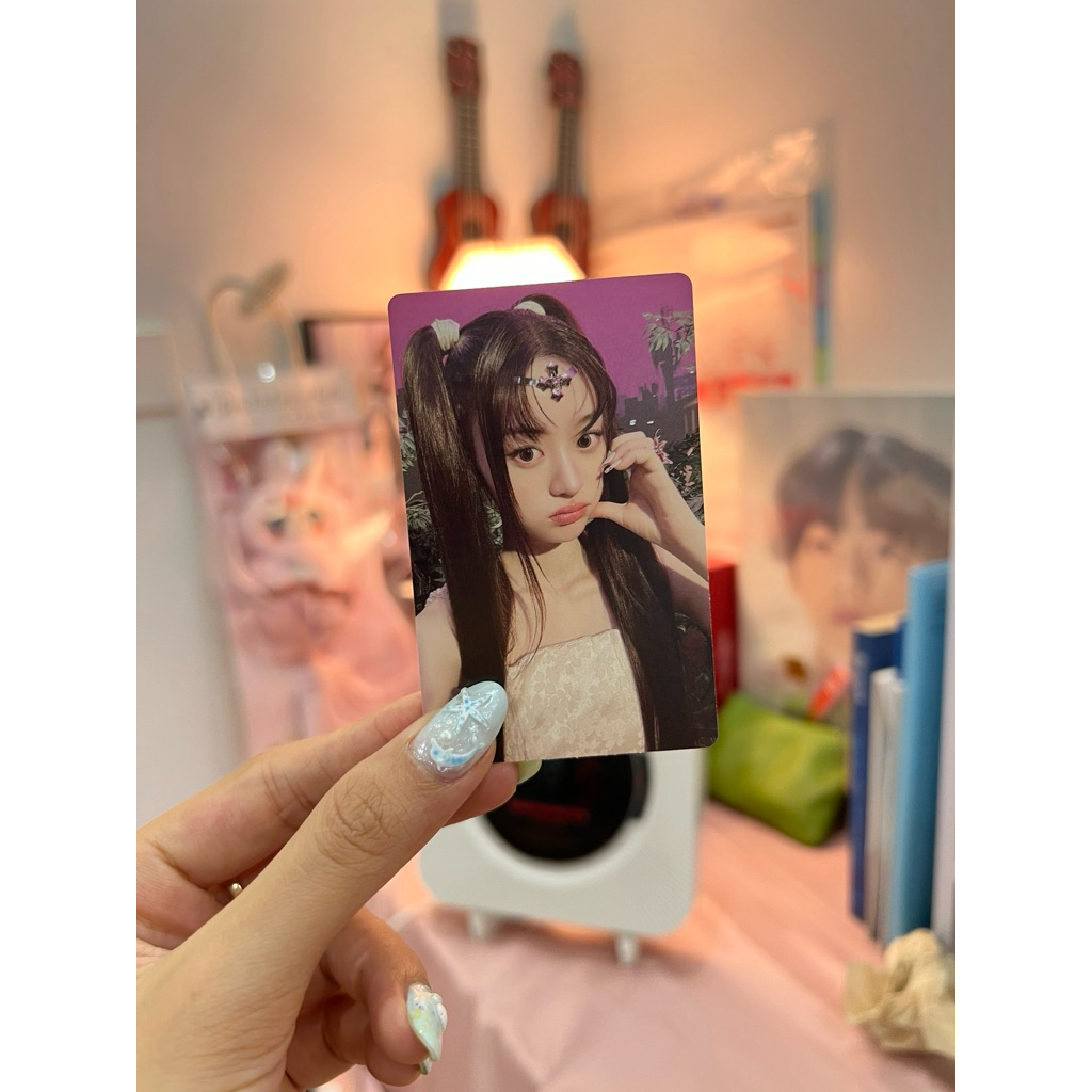 Tách lẻ photocard ILLIT 'Bomb' chính hãng