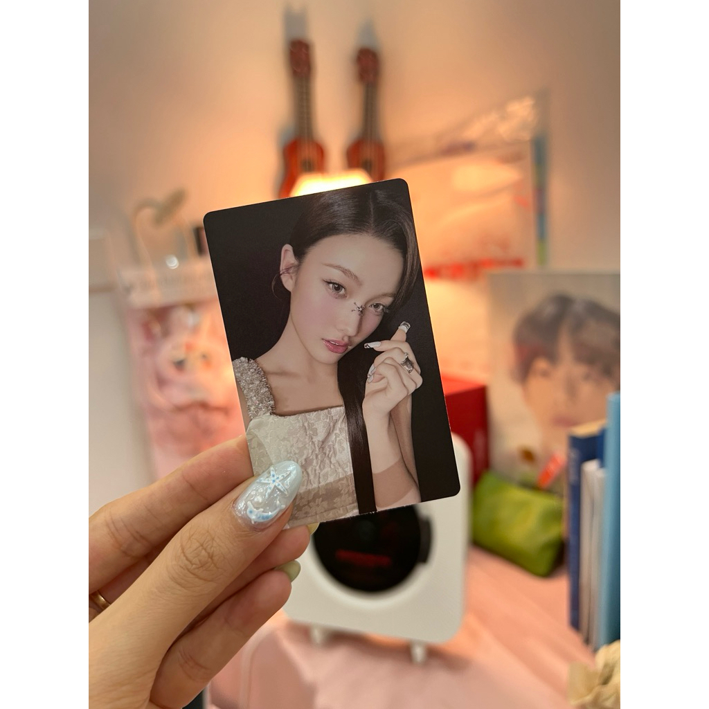 Tách lẻ photocard ILLIT 'Bomb' chính hãng