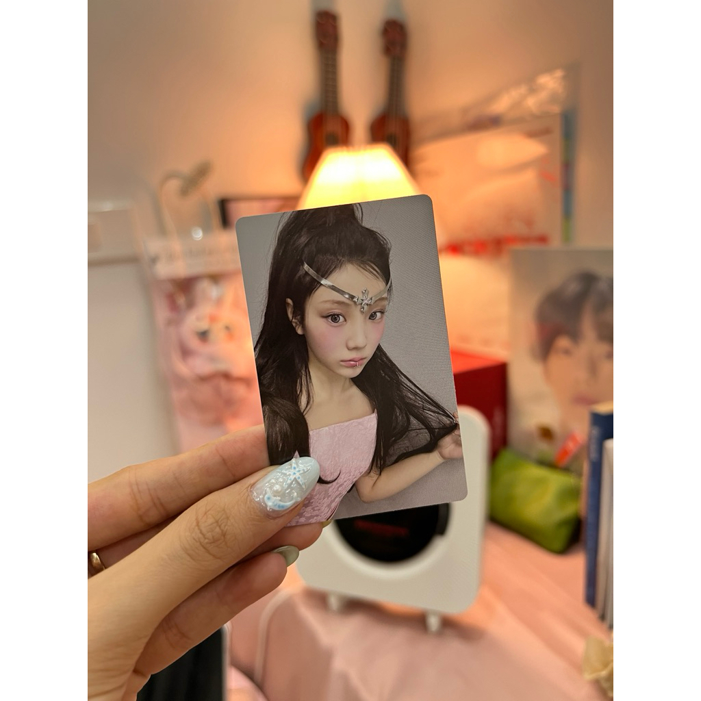 Tách lẻ photocard ILLIT 'Bomb' chính hãng