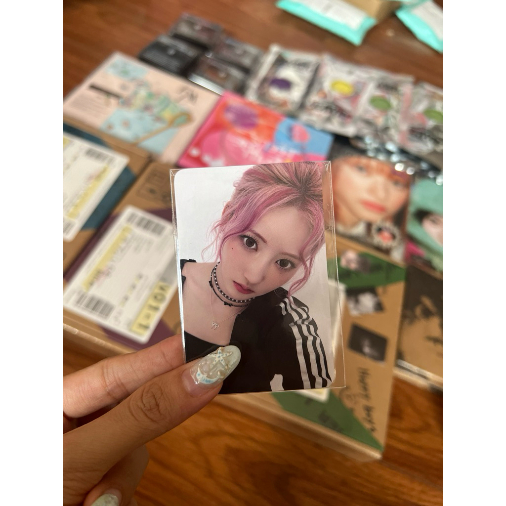 BABYMONSTER MIRROR PHOTOCARD HOLDER