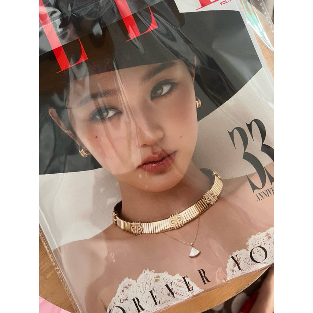 Album ảnh bìa WONYOUNG tháng 11