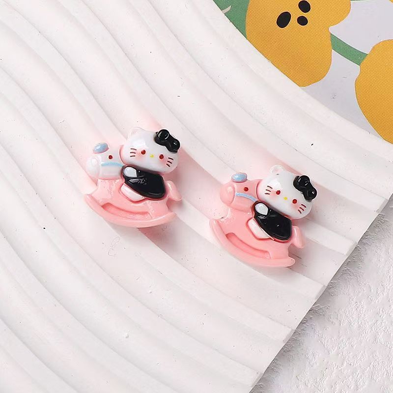 100 CHARM KITTY ĐEN HỒNG