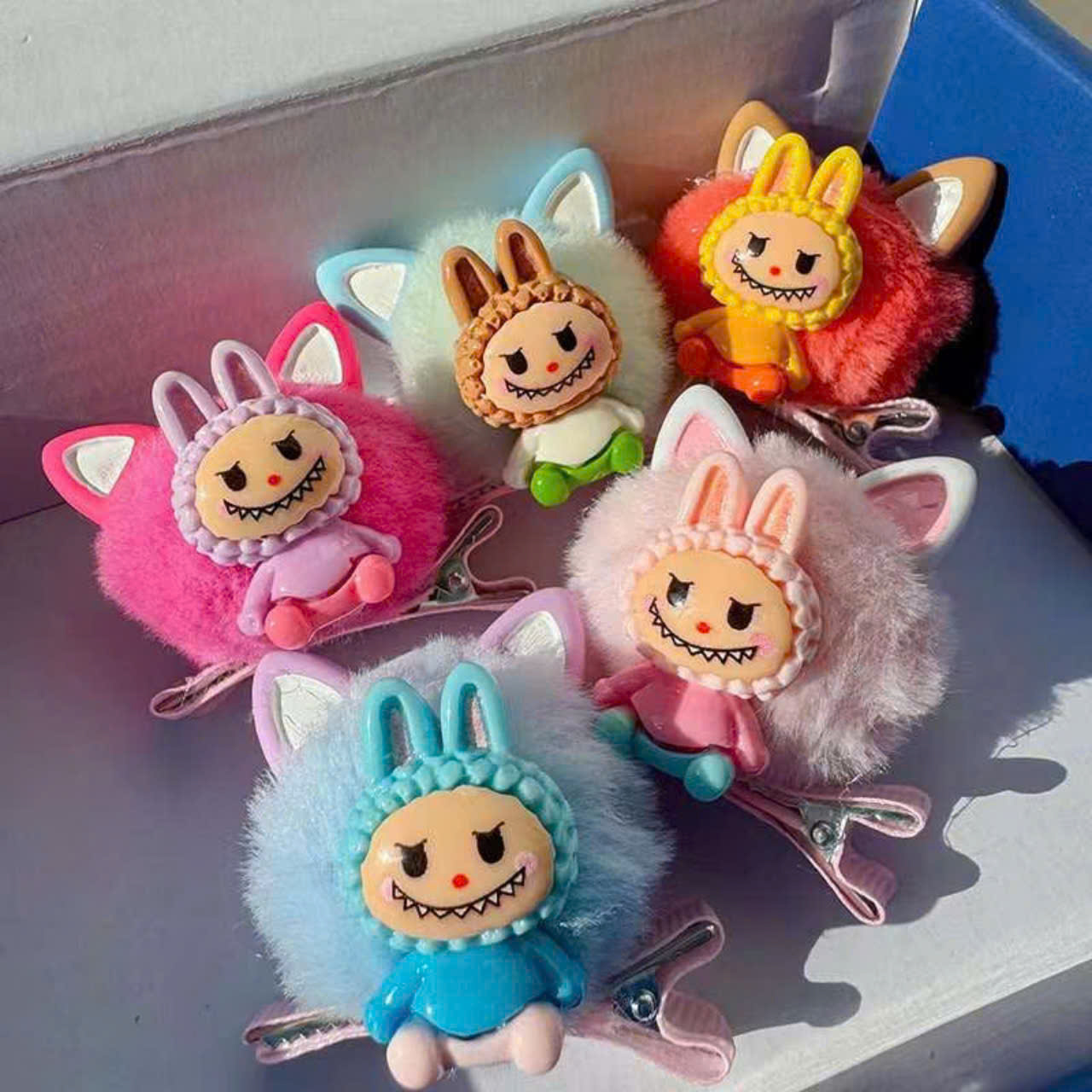 KẸP MÁI THÚ BÔNG LOOPY CAPYBARA LABUBU HOẠT HÌNH (1)