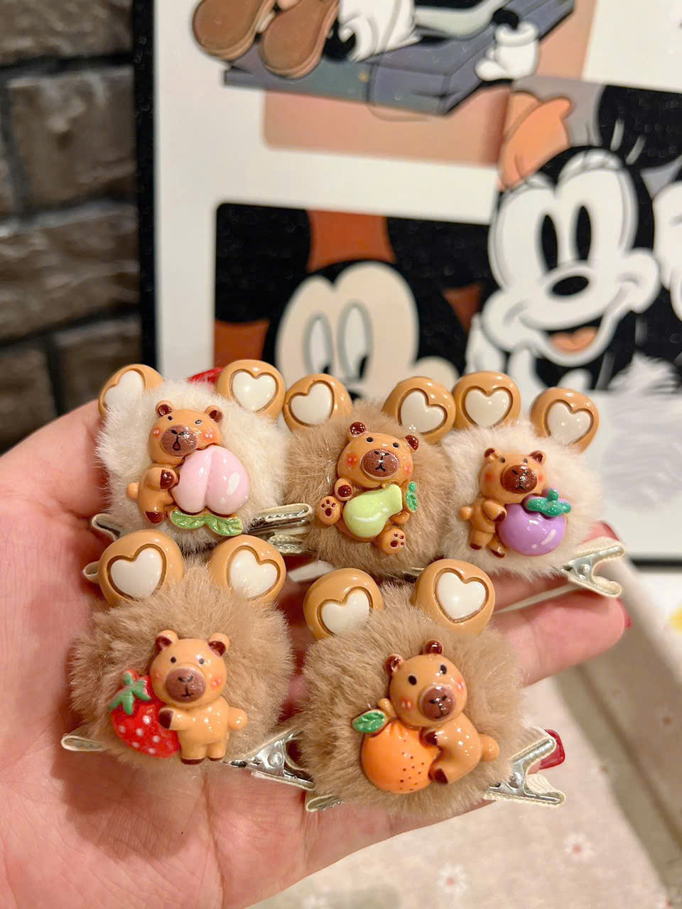 KẸP MÁI THÚ BÔNG LOOPY CAPYBARA LABUBU HOẠT HÌNH (1)