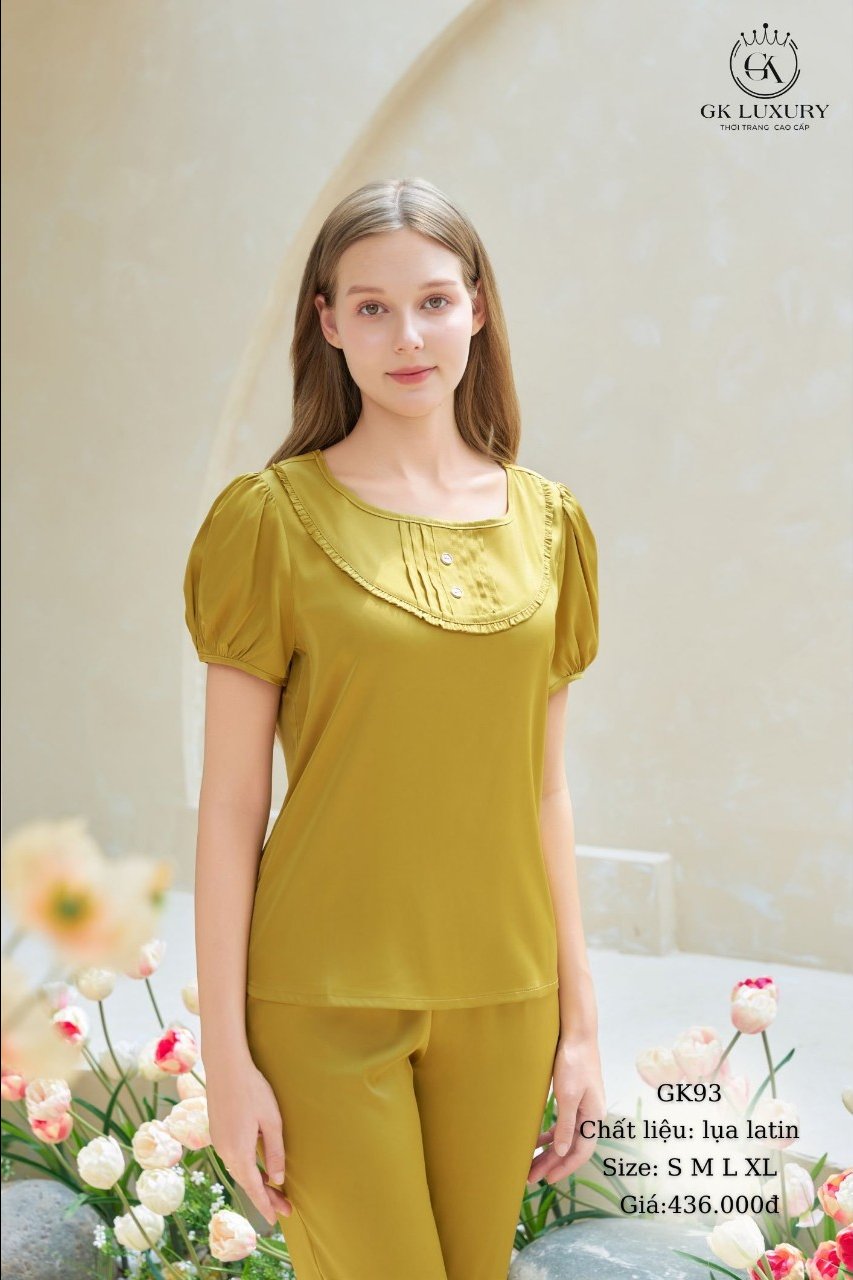 Bộ lụa áo cộc tay cổ tròn  ,QL gk93