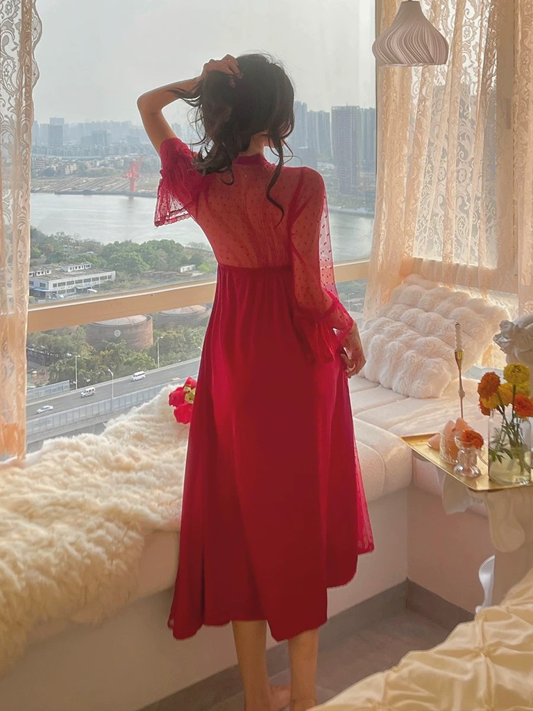 váy ngủ lụa pha ren dáng dài