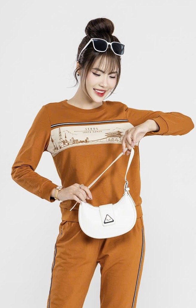 Bộ Sunfly thể thao da cá áo dài q.dài SS5779
