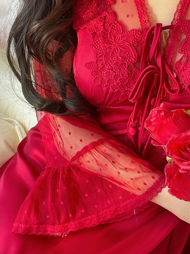 váy ngủ lụa pha ren dáng dài