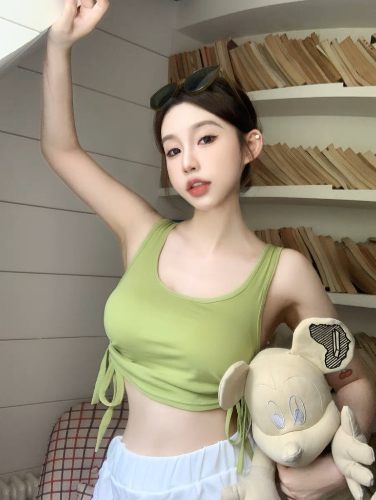 Áo phông croptop kèm mút 052