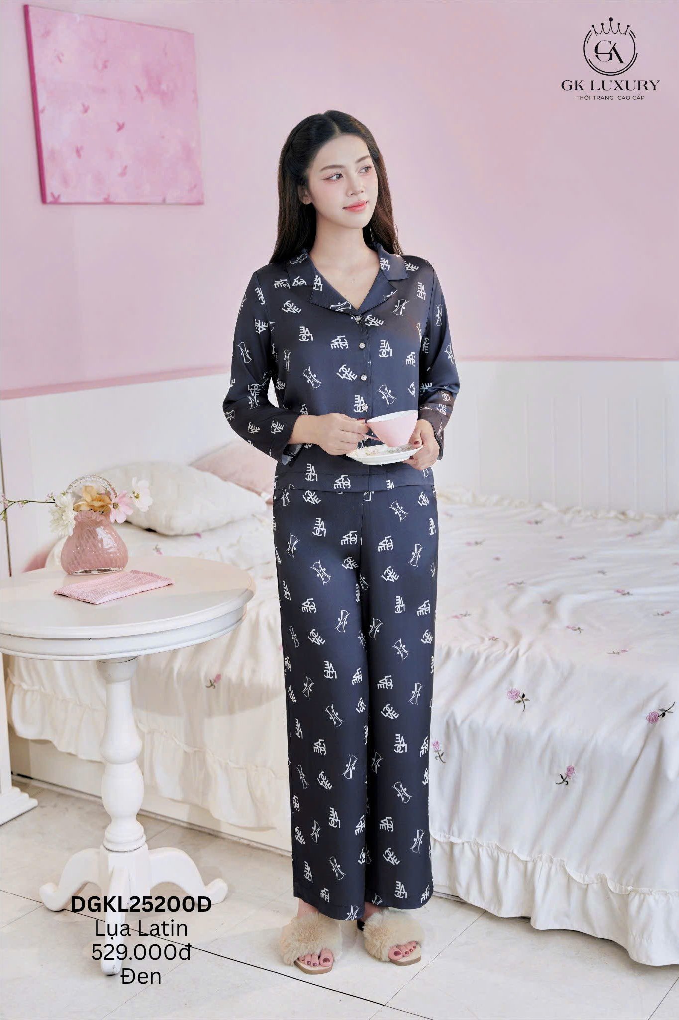 Bộ GK lụa dài họa tiết Love - GK25200