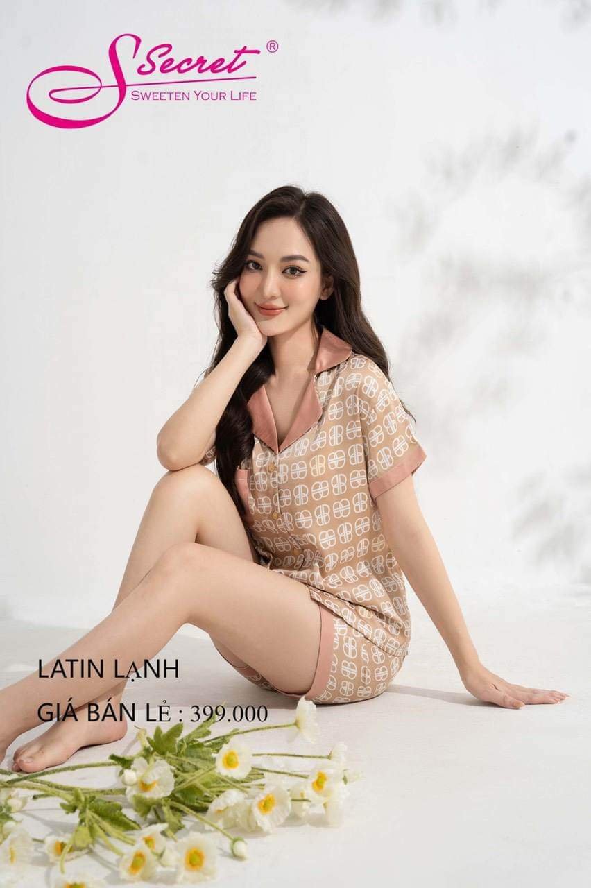 Bộ lụa ssecret chữ B quần cộc áo cộc SXH231401