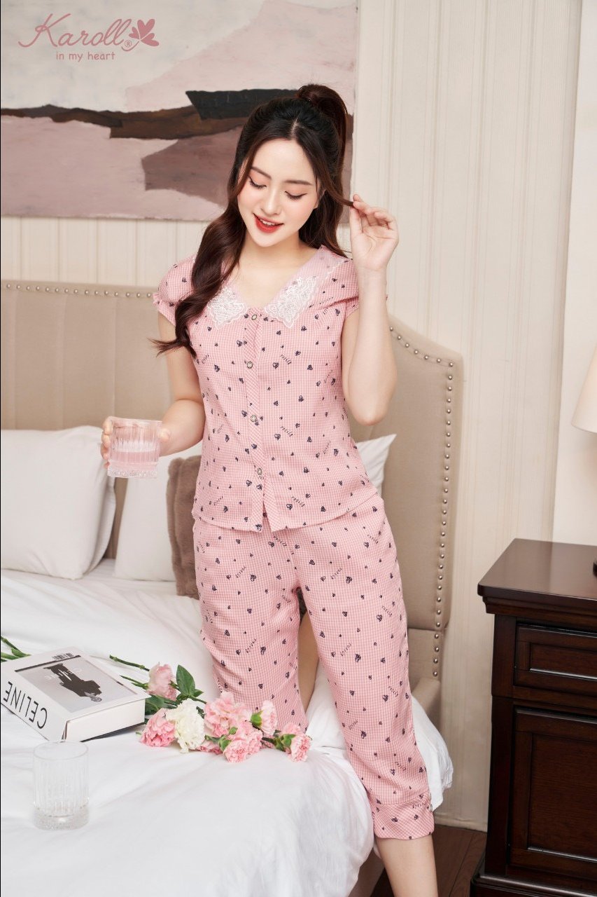 Bộ karol thô kẻ cổ ren, quần ngố NH23.024