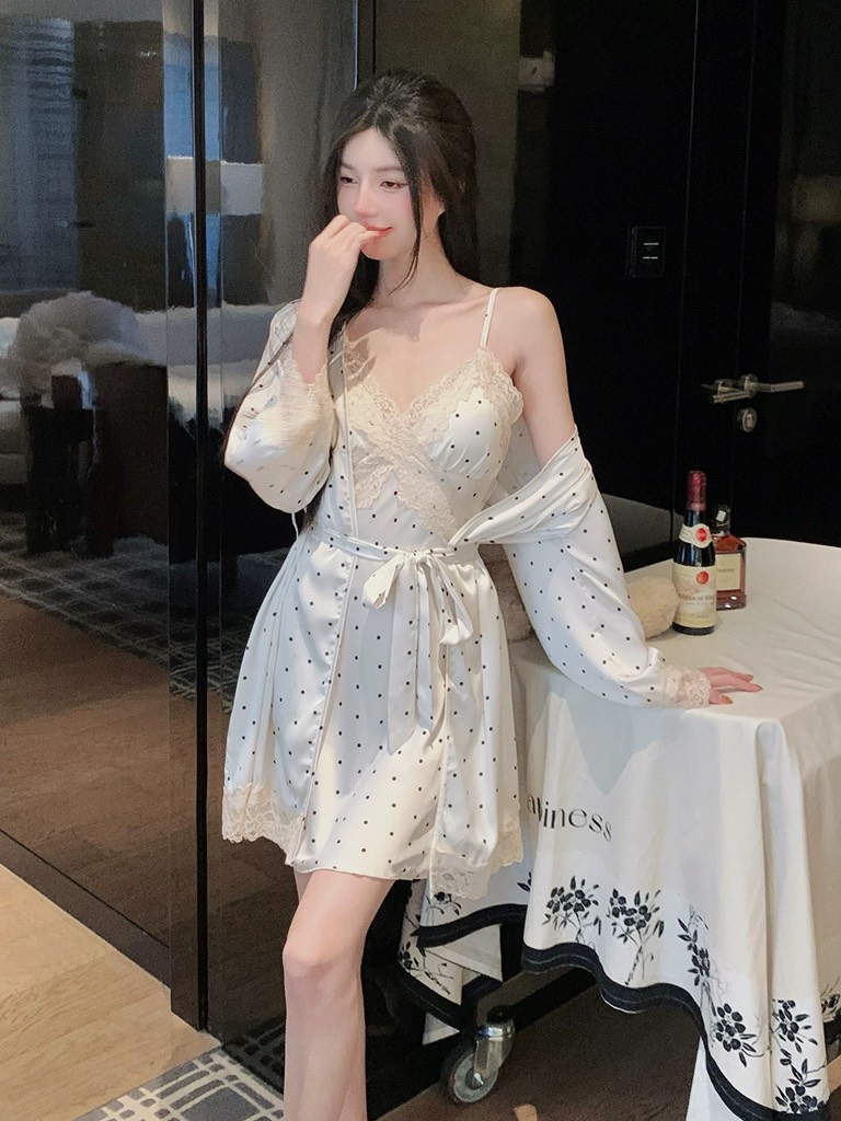 Váy ngủ chấm bi kèm choàng 10513
