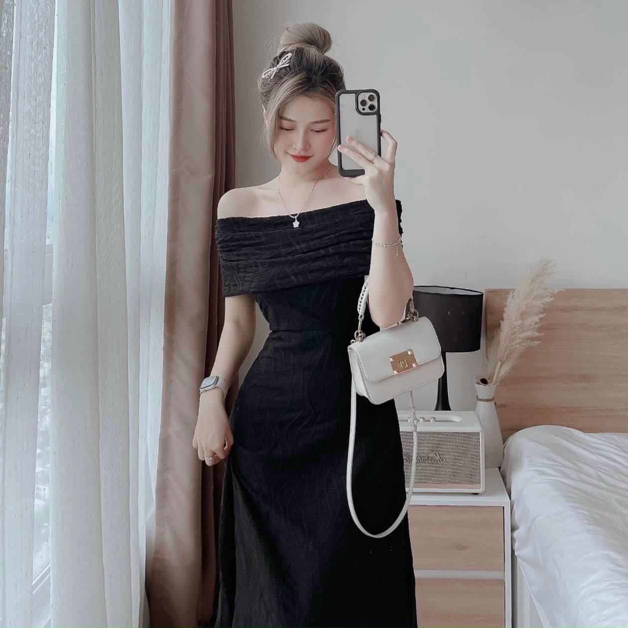Đầm ôm body nhung vai rộng sang trọng