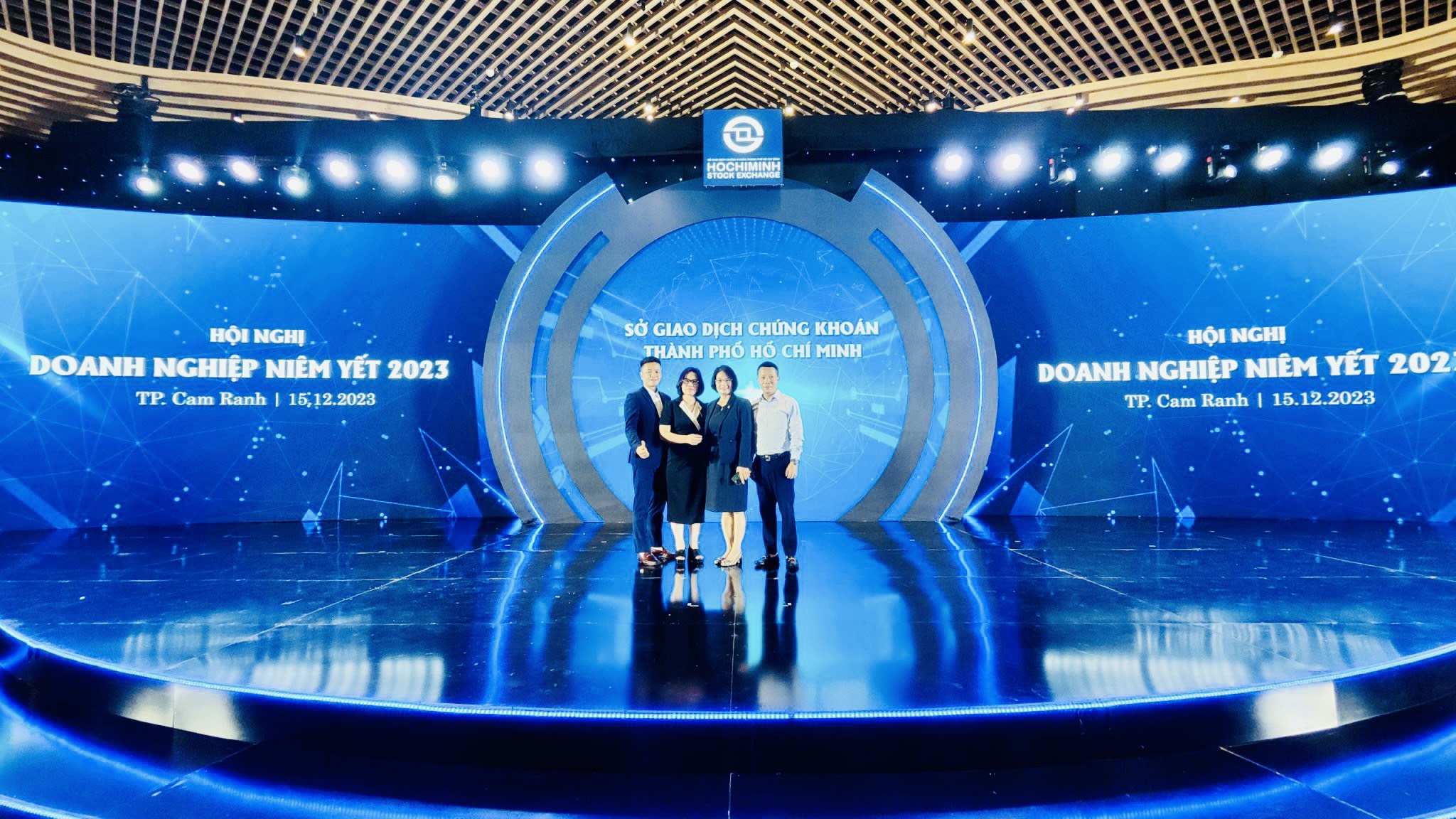 Công ty Dương Hiếu (DHM) tham dự sự kiện Cuộc bình chọn Doanh nghiệp niêm yết - Vietnam Listed Company Awards (VLCA) năm 2023