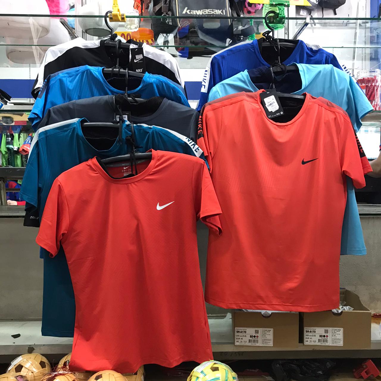 ຊຸດ NIKE ຄໍມົນຊາຍ