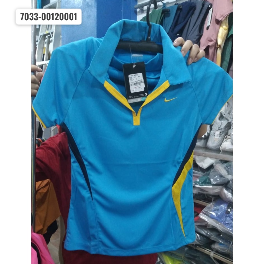 ຊຸດກະປົ່ງມີຄໍ NIKE