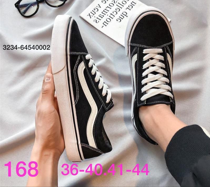 ເກີບຜູ້ຍິງມີສາຍ Vans 40