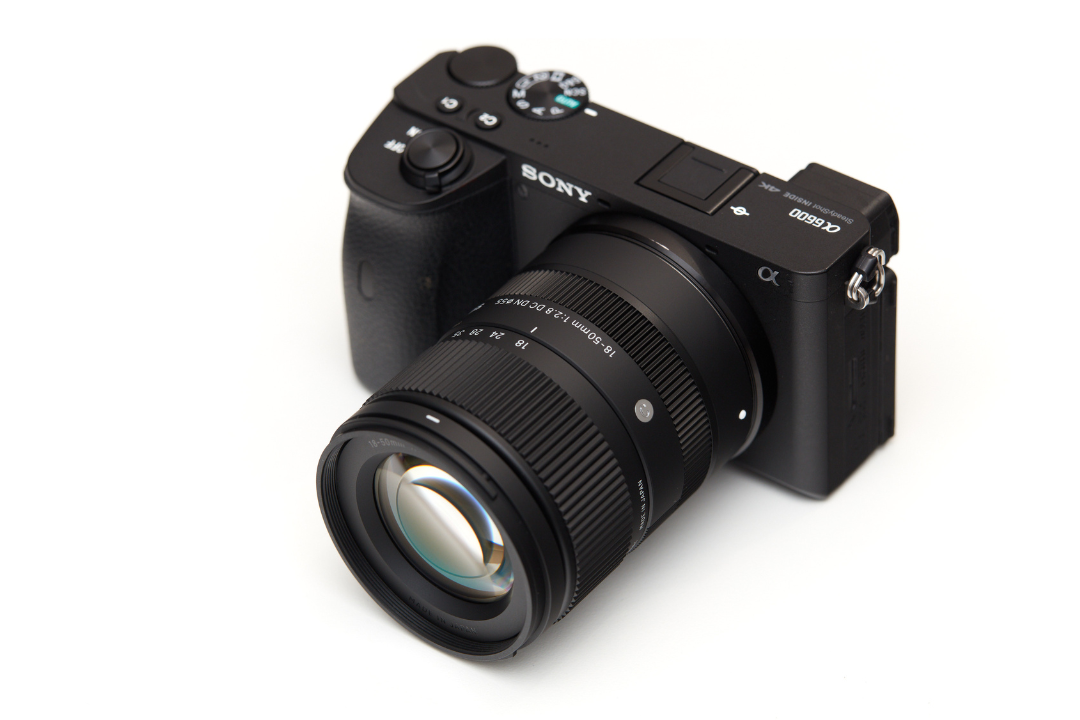 Ống kính Sigma 18-50mm F2.8 DC DN Contemporary ngàm Sony E