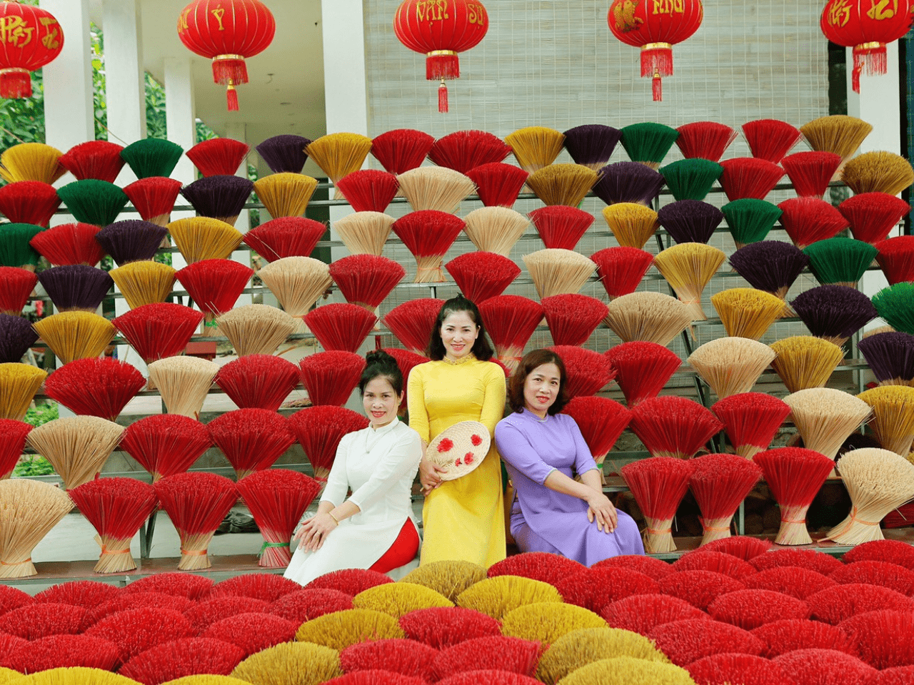 One day visiting handicraft villages in Hanoi option 3