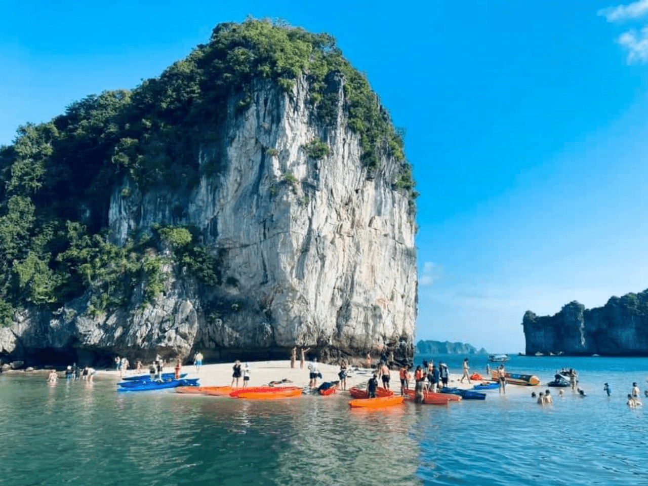 Hanoi - Fansipan peak - Halong bay