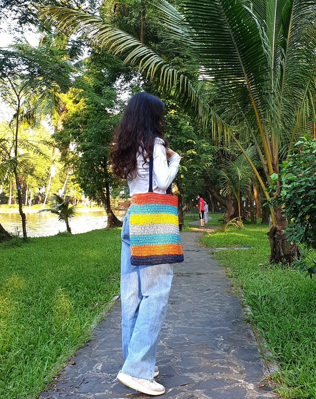 Gợi ý 6 mẫu túi xách nữ đựng được giấy a4 cho năm học mới