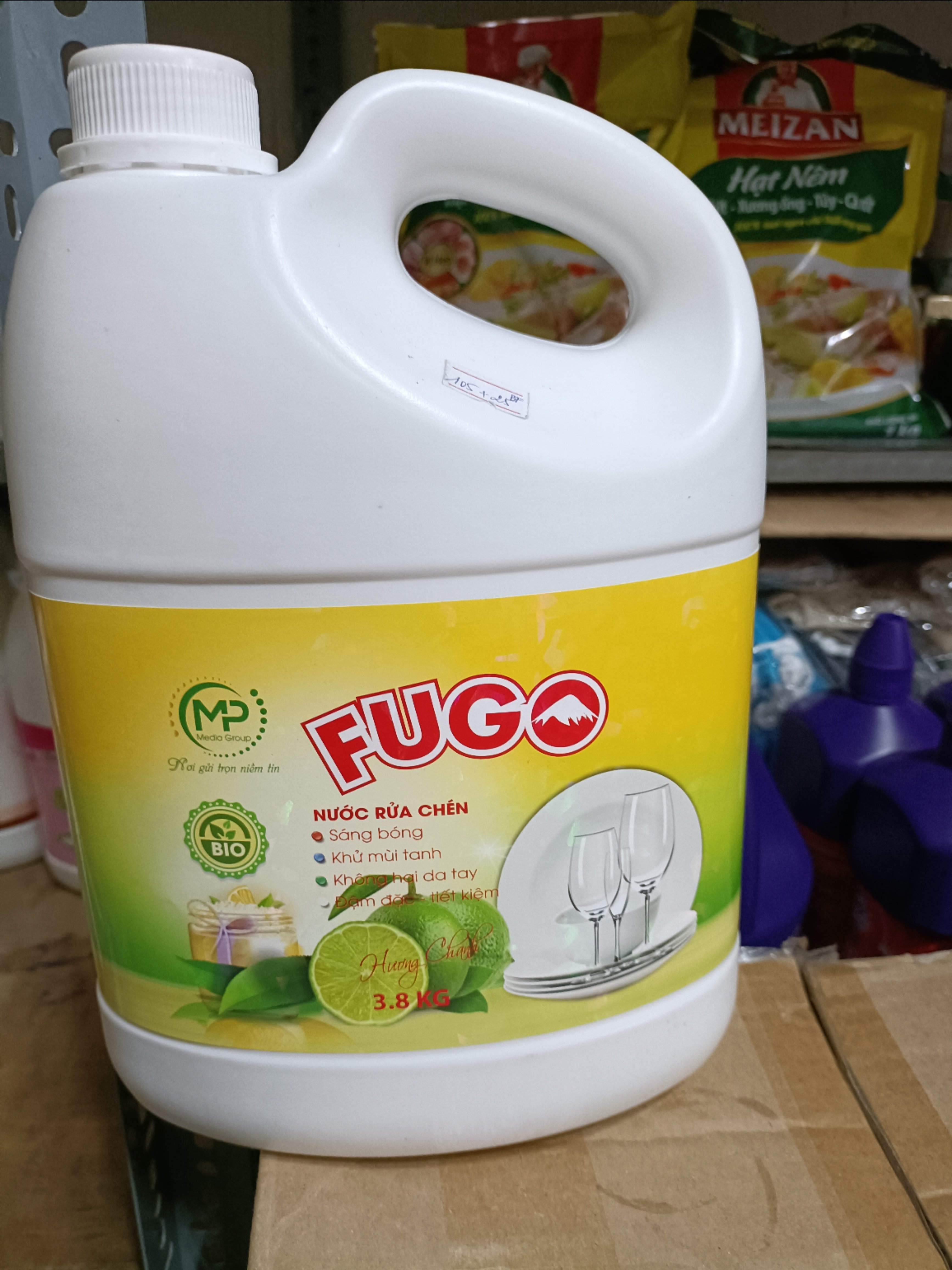 Nước rửa chén Fugo