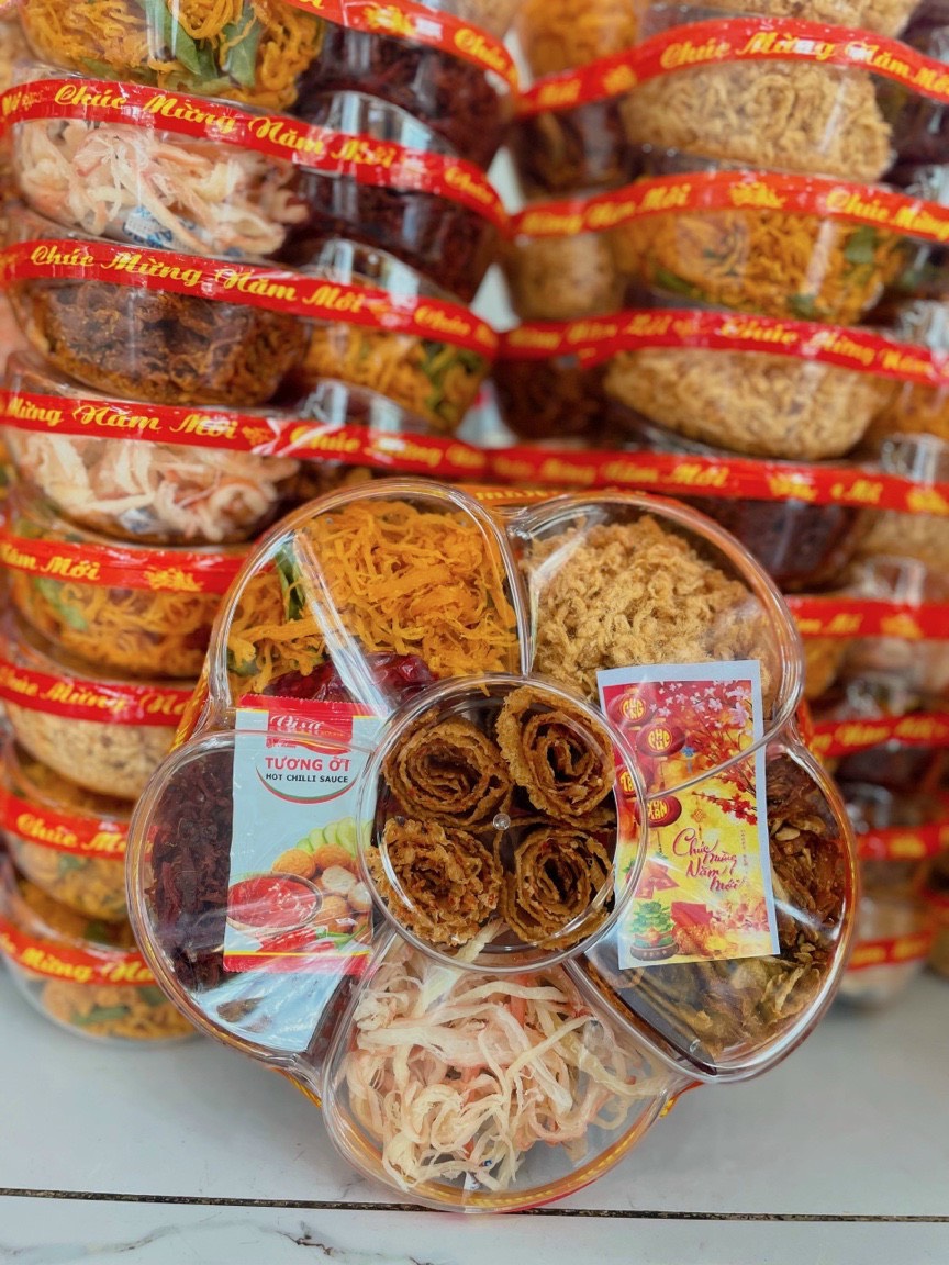 Hộp lục vị hoa mai (mực, bò, gà)